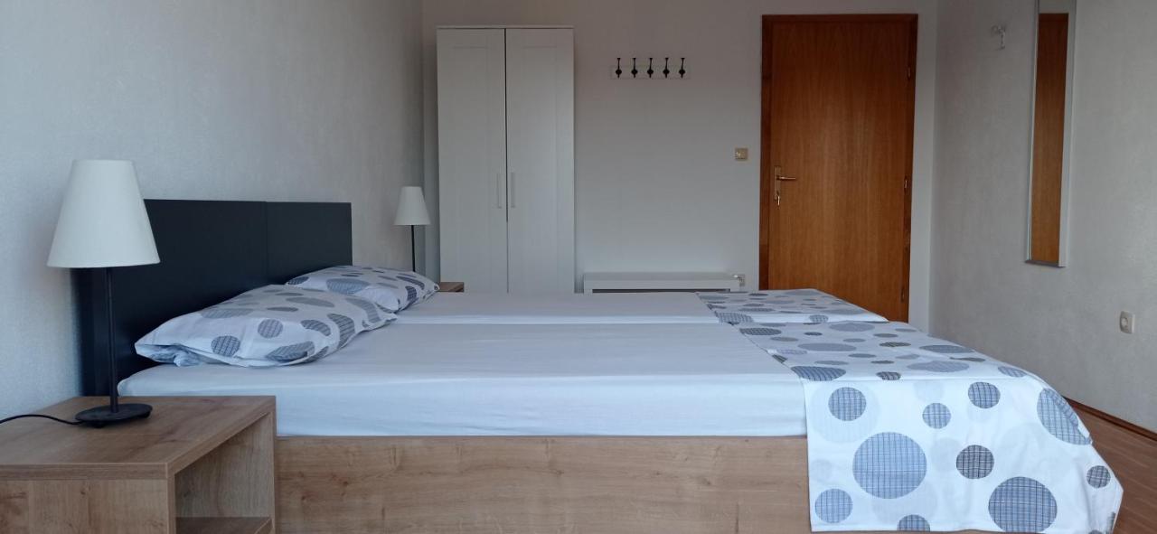 Studio Apartment With Balcony Trogir Zewnętrze zdjęcie